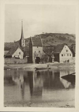 Unterfranken. Blick über den Main auf Frickenhausen