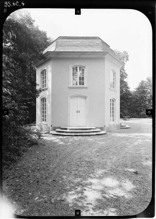 Burgk. Gartenpavillon Sophienlust (1749). Seitenfront