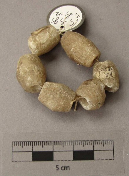 Alabaster bead for jewellery pendants