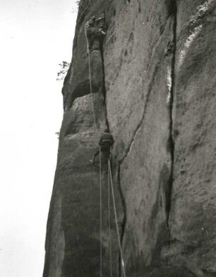 Sächsische Schweiz. Großer Zschand, Großes Spitzes Horn. Seilschaft Karlheinz Gonda, G. Junghans am Nordriß (Wiessner-Weg). (VIIc)