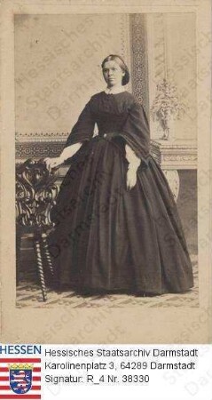 Tiedemann, Olga v. (1836-1912) / Porträt, in Raum stehend, Ganzfigur