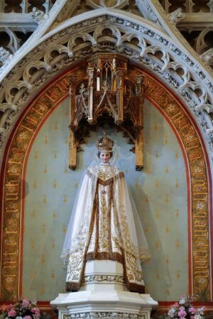 Frankreich. Bretagne. Morbihan. Josselin. Basilique Notre Dame du Roncier. 15 Jahrhundert. Flamboyant. Seitenaltar