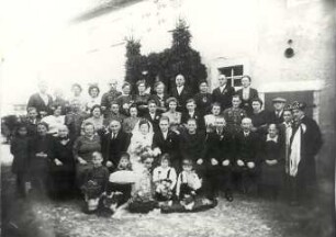 Hochzeit in der Oberlausitz : Gesellschaftliche Volkskultur - Sitten im Laufe des menschlichen Lebens - Hochzeit. Ort: Hornja Łužica / Oberlausitz. Moderne Hochzeit mit Hochzeitsbitter