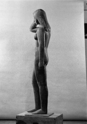 Inge : Inge. Bronze; Höhe 167 cm (1949; W. Arnold)