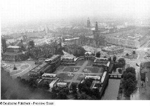 Zwingerhof, Hofkirche, Residenzschloß und Postplatz
