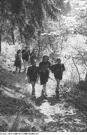 Landschaften, jugendliche Wandergruppe, 1948