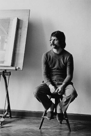 Der Maler Martin Hoffmann in seinem Atelier