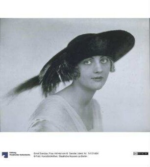 Frau mit Hut von M. Gerstel