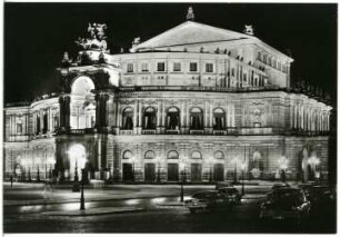 Dresden. Semperoper Nachtaufnahme