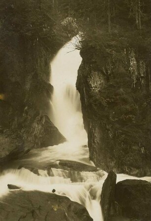 Österreich. Zillertaler Alpen. Stillupp-Fall bei Mairhofen