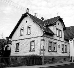 Wohnhaus; Hasselroth, Bahnhofstraße 8