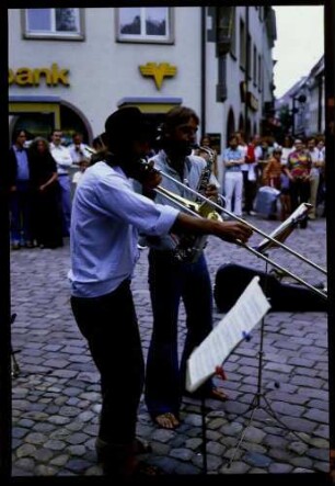 Freiburg: Rathausplatz, Duo, Posaune und Saxophon