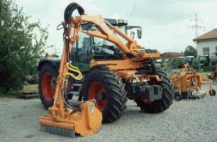 Fotografie: Allradtraktor, Systemtraktor, Landschaftspflege
