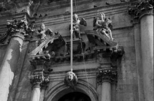 Dubrovnik: Barockschmuck über dem Portal der St. Blasiuskirche