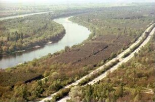 Neuenburg, Zienken: Rhein, Rheinseitenkanal, Autobahn bei Neuenburg, Zienken