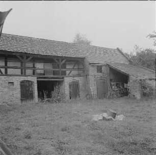 Klein Loitz. Dreiseithof : Klein Loitz, Dorfstraße 8. Dreiseithof (1. Hälfte 19. Jahrhundert). Hofansicht der Scheune