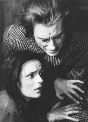 Hamburg. Thalia-Theater. Die Schauspieler Gisela Mattishent (1919-1980) in der Rolle als Gretchen und Emil Lohkamp (1902-1993) in der Rolle als Dr. Faust, aufgenommen in einer Vorstellung des "Urfaust"