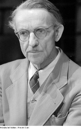 Porträtaufnahmen von Michael Bohnen, Intendant der Deutschen Oper Berlin von 1945-1947