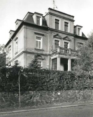 Radebeul, Paradiesstraße 5. Wohnhaus (um 1890). Straßenansicht