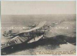Erbeutete Flugzeuge auf einem Flugfeld