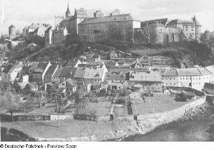 Bautzen. Stadtteilansicht. Blick vom Protzschenberg über die Spree und den Stadtteil Unterm Schloss nach Südosten gegen die Ortenburg (um 1000)