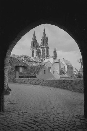 Meißen. Blick von der Schloßbrücke zur Albrechtsburg mitDom