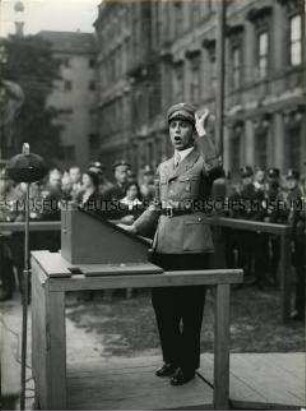 Reichsminister Goebbels spricht im Berliner Lustgarten vor der SA-Brigade 28