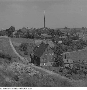 Halsbrücke. Schornstein des Hüttenwerkes (Halsbrücker bzw. Hohe Esse, 1889), Blick aus der Ortslage