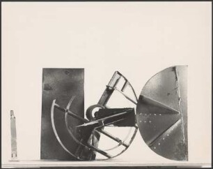 Historische Fotodokumentation von Bernhard Heiligers Maquette für "Deus ex machina" aus dem Jahre 1984