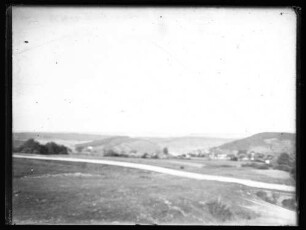 Blick über Berg und Tal (evtl. Blick vom unbebauten Wartberg über Maintal Richtung Spessart)