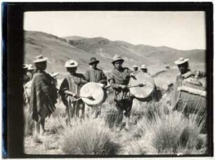 Aymara-Indianer aus Ambana auf der Reise zum Fest des 6. August in Copacabana