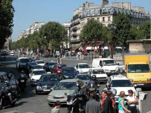 Paris, Verkehr im Stadtzentrum nahe Opernplatz