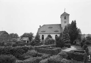 Purschwitz. Dorfkirche. Ansicht von Süden