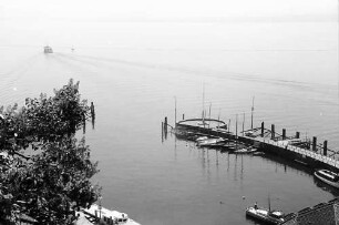Meersburg: Blick von der Schlossterrasse auf Dächer der Vorstadt