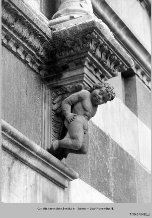 Konsole mit Putto