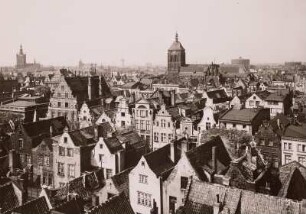 Danzig, Stadtansicht : Danzig (Gdansk/Polen). Stadtansicht mit Katharinen- und Johanniskirche. Blick nach Nordosten