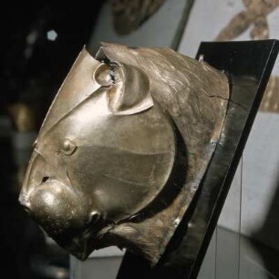 Athen. Archäologisches Nationalmuseum. Goldenes Rhyton, Löwenkopf, von kretischen Toreuten. Aus Schachtgrab IV von Mykene