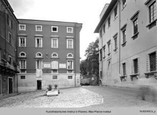 Piazza dell'Accademia, Carrara