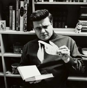 Der Musiker und Schriftsteller John Latouche