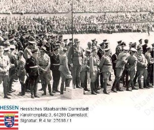 Nürnberg, 1938 September / Reichsparteitag der NSDAP / Gruppenaufnahme, gekennzeichnet mit Kreuz hess. Staatssekretär Heinrich Reiner (1892-1946) und mit zwei Kreuzen Gauleiter Jakob Sprenger (1884-1945)