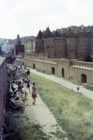 Stadtbilder von Warschau. : Wobrazy města Waršawy.