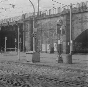 Paul-Gruner-Straße, Schweriner Straße : Dresden, Straßenbahnhaltestelle Schweriner Str.