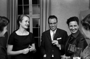 Freiburg: Amerikahaus, Empfang bei Mr. Caroll; Direktor Werner und Frau