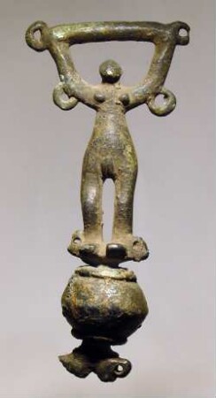 Etruskisches Geräteteil mit Frauenfigur (zum Pferdezaumzeug gehörig)