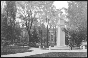 Portland, Oregon. Soldiers Monument and County Court House