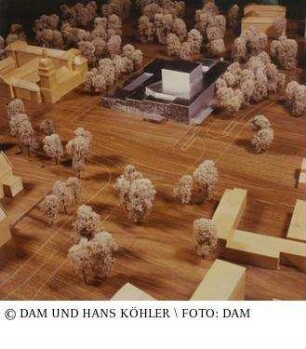 Landestheater Darmstadt - Modell des Gesamtgebäudes mit Umgebung