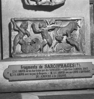 Sarkophagfragment mit Darstellung jagender Eroten