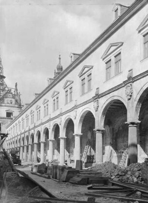 Dresden-Altstadt. Schloß. Stallhof, Langer Gang. Dresden: Landesamt für Denkmalpflege Sachsen, 21-24/3041
