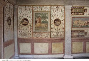 Groteskendekoration mit allegorischen und mythologischen Szenen, Silenus auf dem Streitwagen
