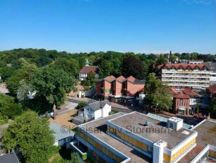 Reinbek: Rathaus von oben gesehen, dahin Herz-Jesu-Kirche, rechts Hotel Sachsenwald